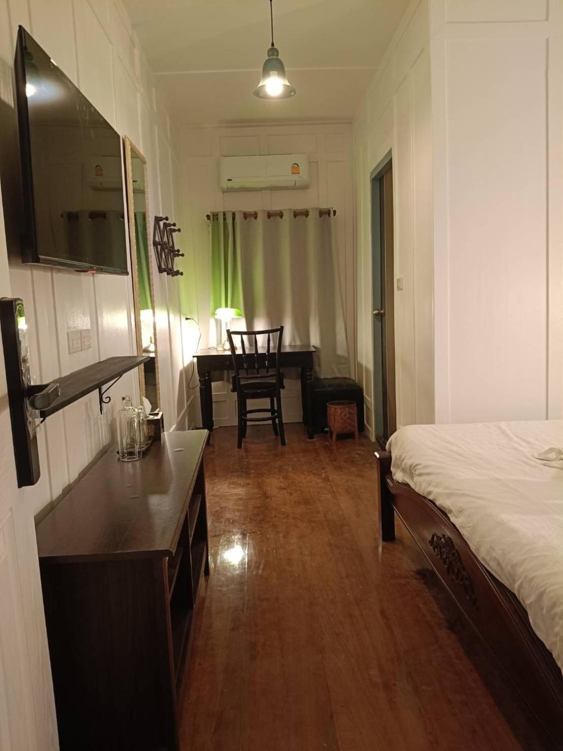 Hotel Baan Debtida Bangkok Zewnętrze zdjęcie