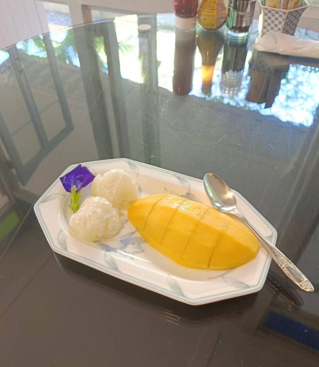 Hotel Baan Debtida Bangkok Zewnętrze zdjęcie